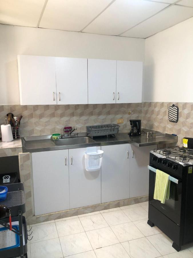 Habitaciones Independientes Cerca Al Aeropuerto 1 Cartagène Extérieur photo