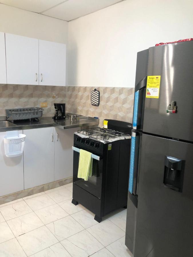 Habitaciones Independientes Cerca Al Aeropuerto 1 Cartagène Extérieur photo